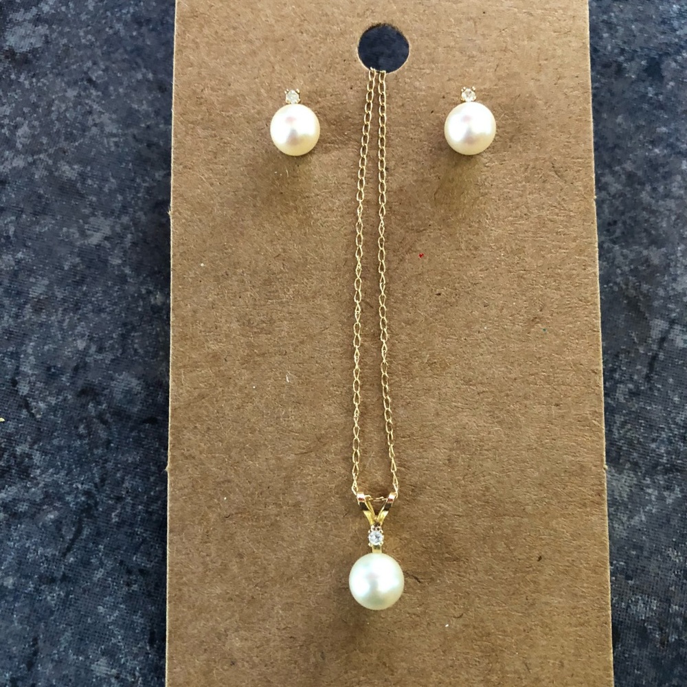 Pearl necklace and earrings